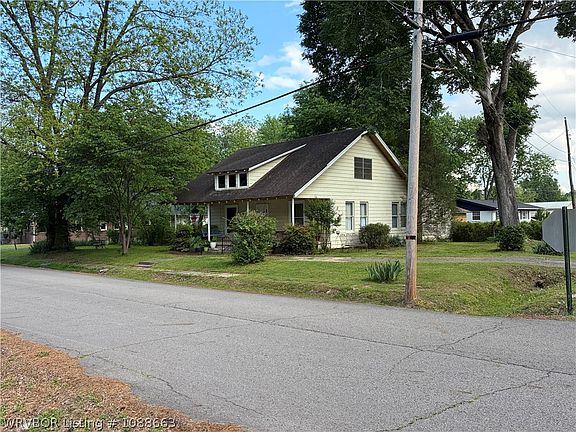 2nd image of 409 NW 1st St