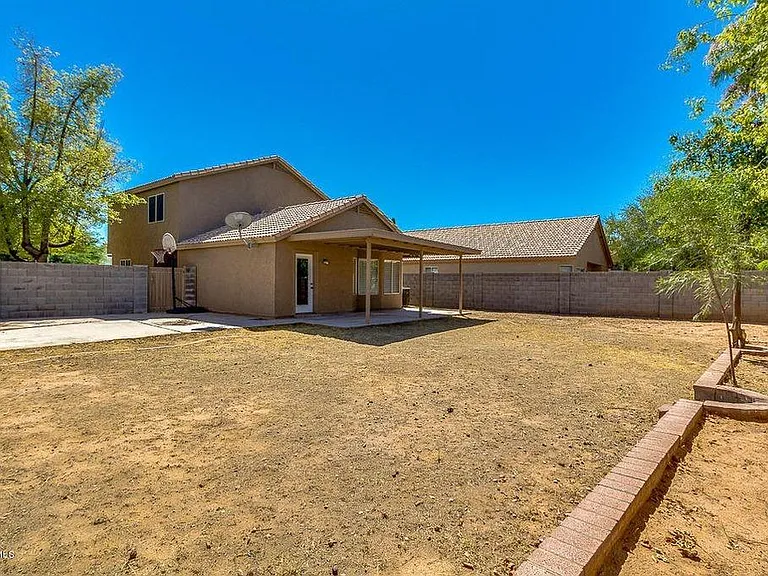 1380 W Whitten St — Photo 17