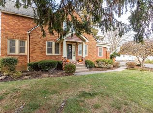 2710 Zollinger Rd, Columbus, OH 43221