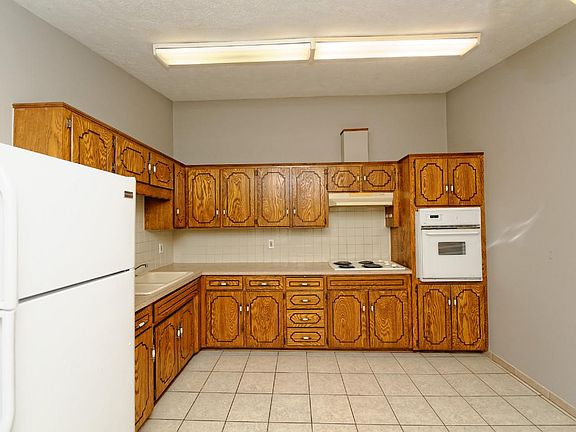 3rd image of 8307 S 38th St