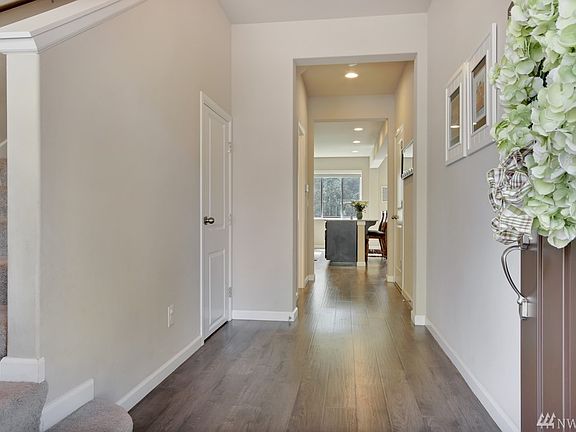 3rd image of 4079 Cameron Dr NE