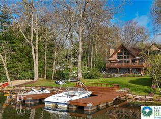 70 Great Oaks Dr, Nesquehoning, PA 18240