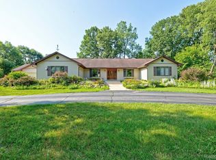 6375 Fireside Ct, Clarkston, MI 48348