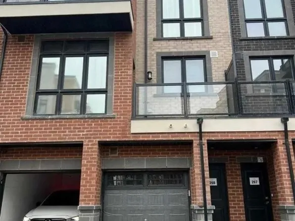9 Phelps Ln #12, Richmond Hill, ON L4E 1J4