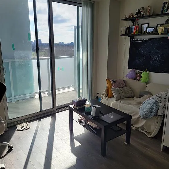 188 Fairview Mall Dr — Photo 4