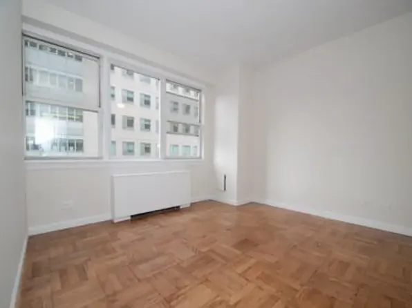 155 East 34th Street image 1 of 17