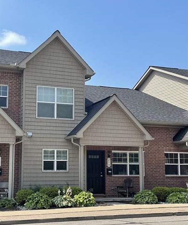 1st image of 219 Oak St #1