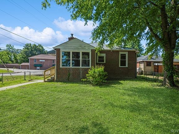 4th image of 1603 Halifax St
