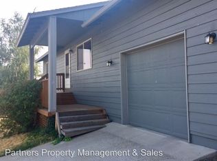 3662 SW Reindeer Ave, Redmond, OR