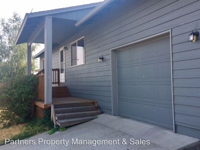 3662 SW Reindeer Ave, Redmond, OR, 97756