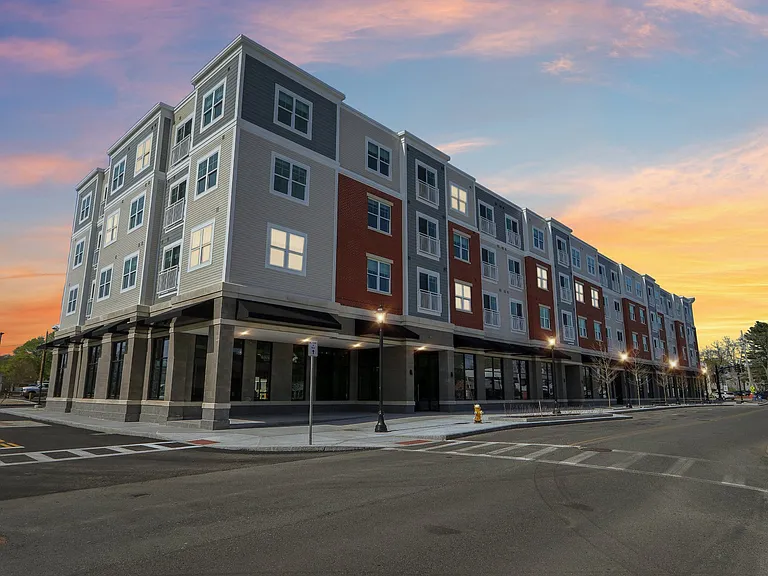 Maple Square Apartments — Photo 11