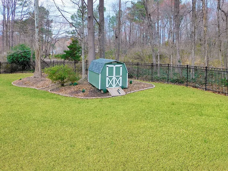 1332 Redwood Cir — Photo 24