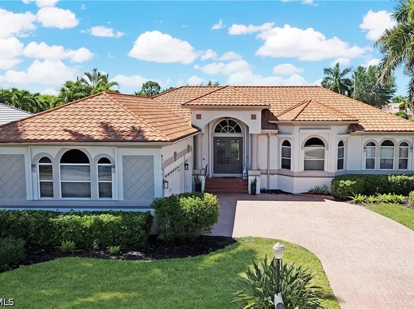 8723 S Lake Cir, Fort Myers, FL 33908