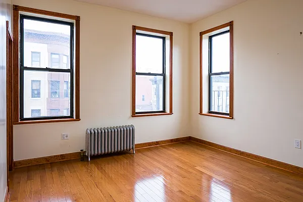 Rented by Nooklyn NYC LLC | media 76