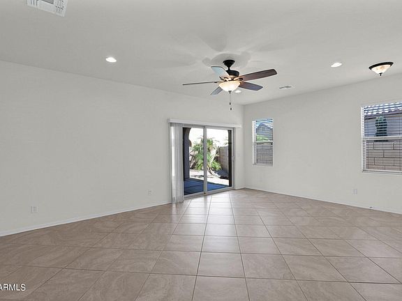 5th image of 228 E CAROB Drive