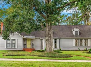 1303 N Thompson St, Conroe, TX 77301