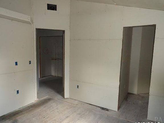 3rd image of 118 Campbell Ln