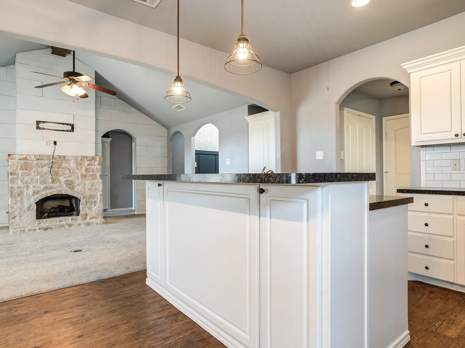 4 bed, 1733 sqft, $1,999 — Photo 4