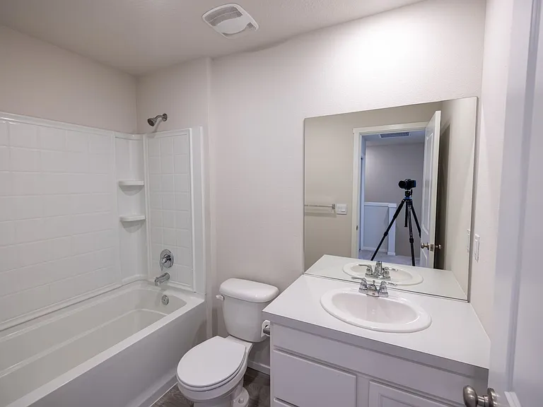 6313 NE 61st Ave — Photo 17
