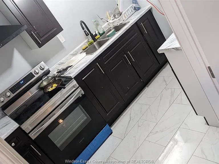 1374 Josephine Ave #LOWER — Photo 6