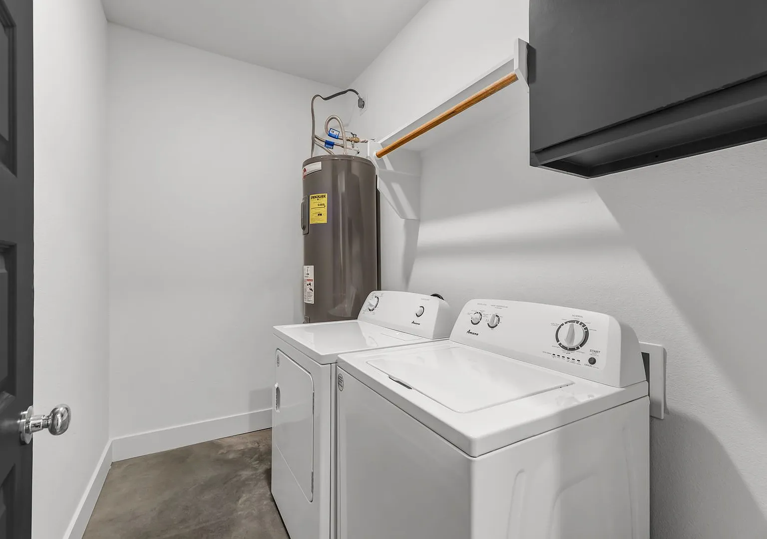 Pre-Lease Fall 2027 Luxury Home In South College Station — Photo 3