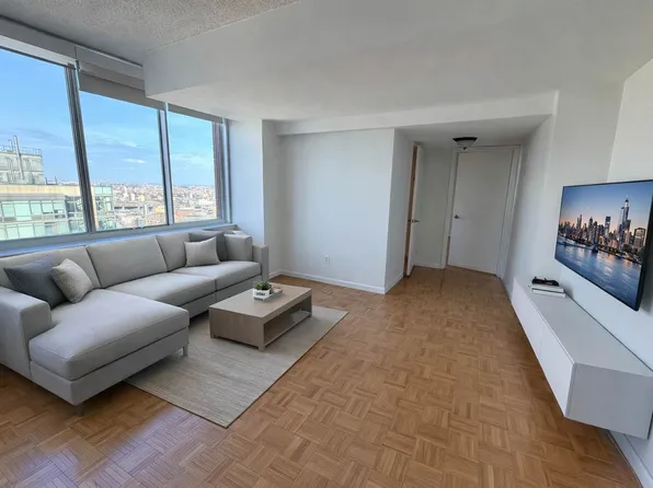 4-74 48th Avenue image 1 of 27