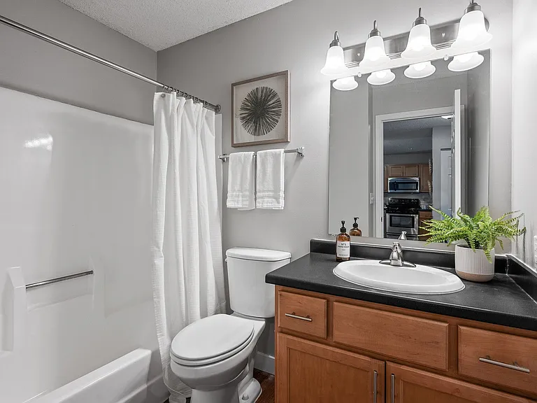 Lexington Hills Apartments — Photo 7