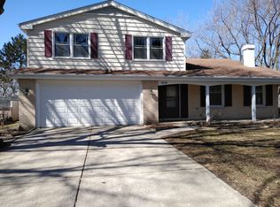 1529 Chippewa Dr, Naperville, IL
