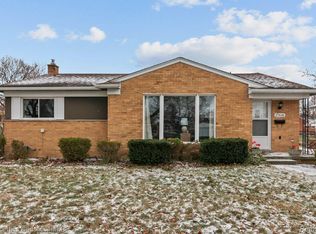 27641 Lyndon St, Livonia, MI 48154