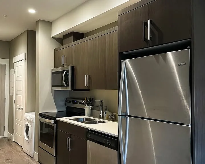 925 Leon Ave #320 — Photo 2