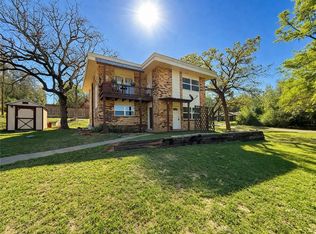 40 Hawaii Ln, Hilltop Lakes, TX