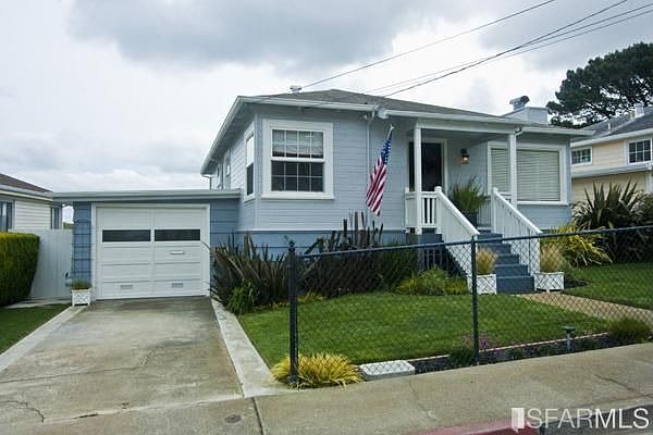 1st image of 648 Ash Ave