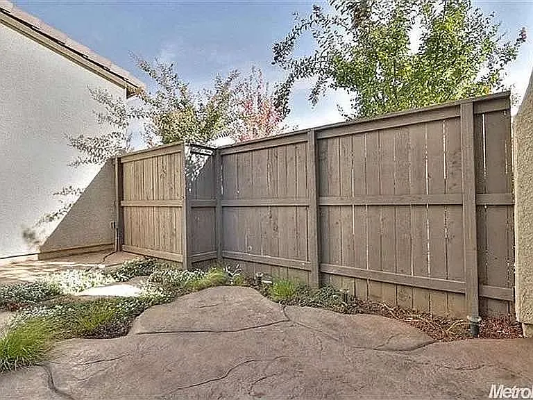 9035 Crescenda Ln — Photo 4