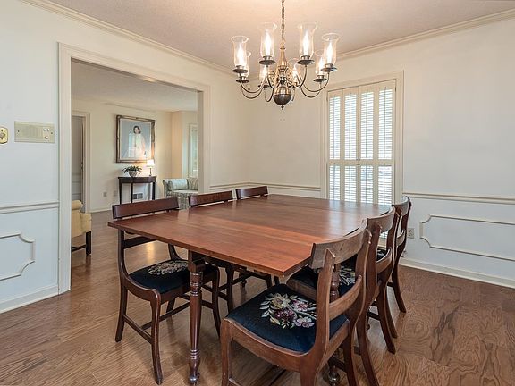 5th image of 2941 Belgrave Dr