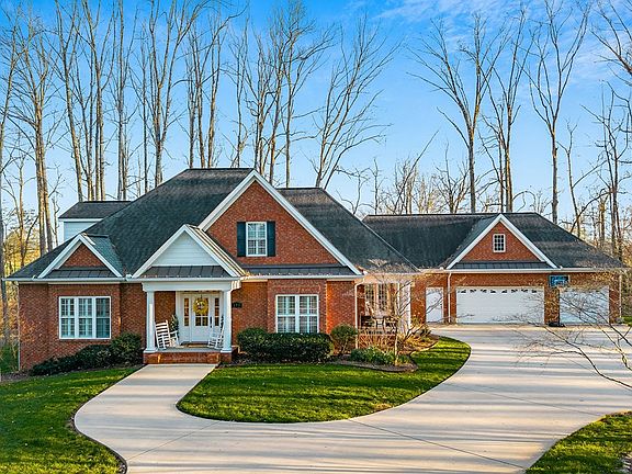 4th image of 175 Southern Woods Ct