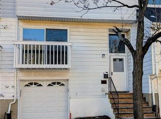 224 Forest Grn, Staten Island, NY