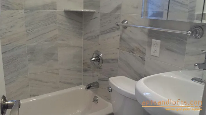 Rented by aptsandlofts.com | media 27