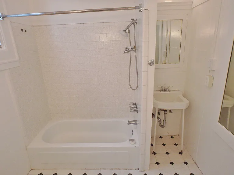 1809 Broadway #3 — Photo 12