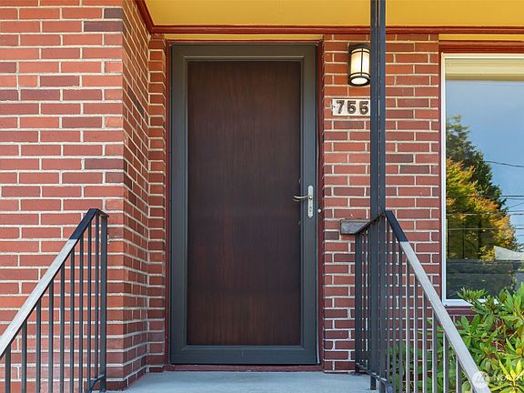 4th image of 7551 33rd Avenue NW