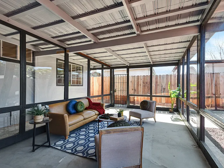 147 Wisteria Dr — Photo 28