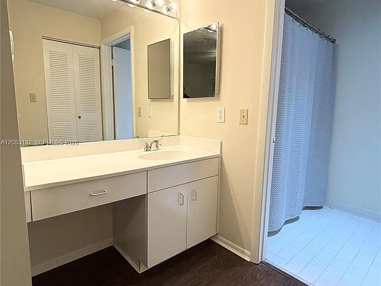 1040 Coral Club Dr #1040 — Photo 9