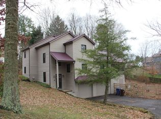 8 Roxbury Dr, Athens, OH 45701