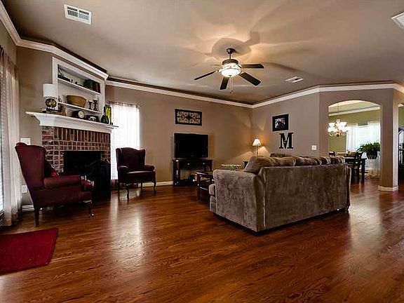 4th image of 3701 SW Kestrel Dr