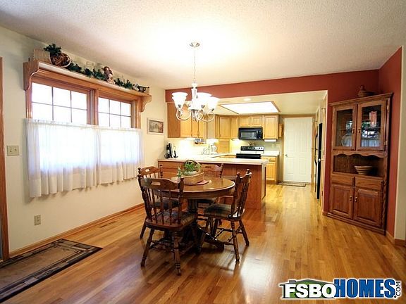 Dine-In Kitchen