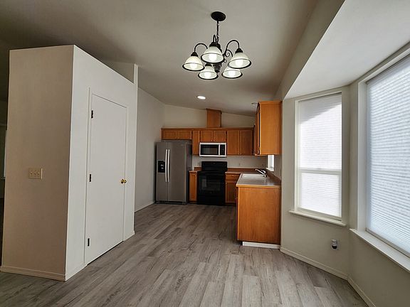 5th image of 19516 16th Avenue Ct E