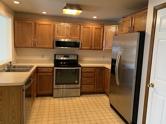 2nd image of 71 Hillcrest Hts