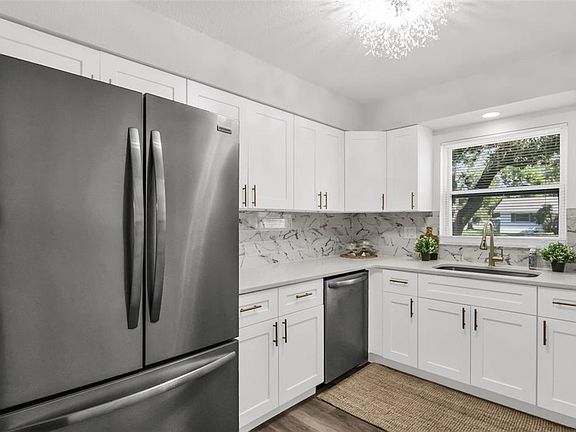 3rd image of 274 N RANGER BOULEVARD