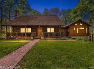 51323 County Road 215, Lawrence, MI 49064