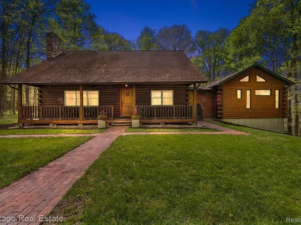51323 County Road 215, Lawrence, MI 49064