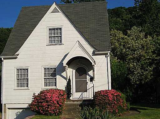 1st image of 32 Arlington Ave